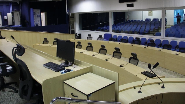 Desconto no pagamento de vereadores por falta é aprovado