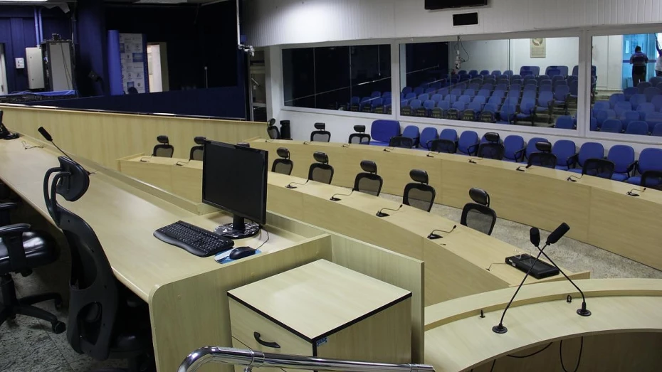 Desconto no pagamento de vereadores por falta é aprovado Desconto no pagamento de vereadores por falta é aprovado