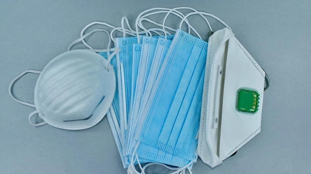 Detentos produzem máscaras durante pandemia na região