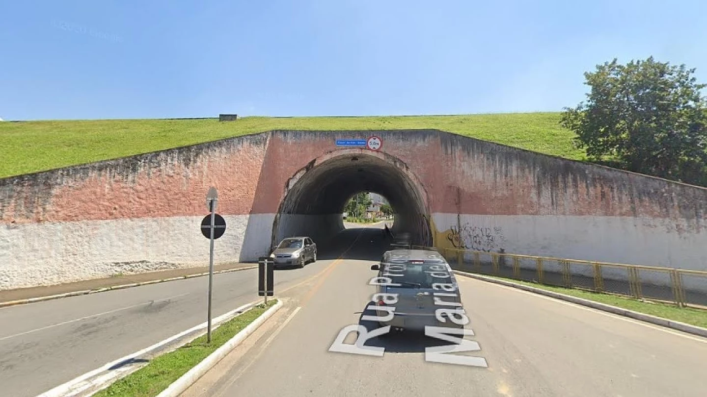 Obra interdita parcialmente túnel do Mercatau