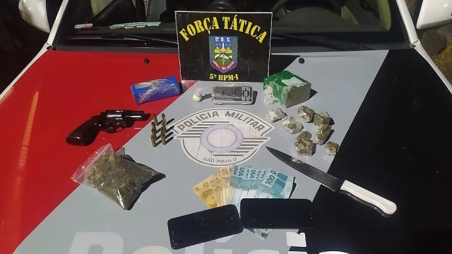 Casal é preso com drogas e arma de fogo no bairro Jardim Garcez