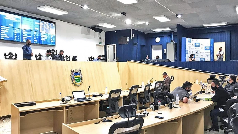 Projeto sobre divulgação da espera por atendimento em unidades de saúde segue para sanção