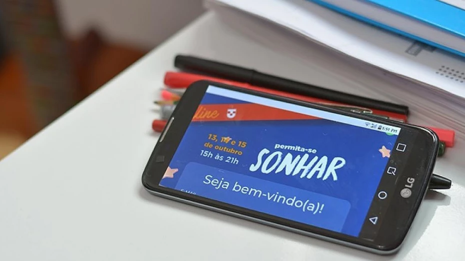 Unitau adapta Feira de Profissões para modo online Unitau adapta Feira de Profissões para modo online