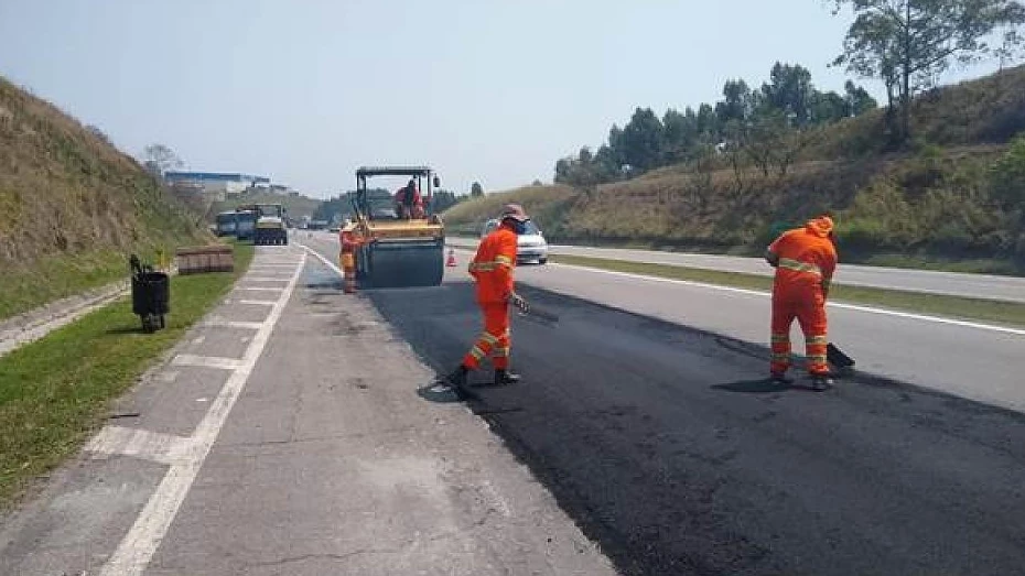 Rodovia Carvalho Pinto recebe obras entre Jacareí e Taubaté Rodovia Carvalho Pinto recebe obras entre Jacareí e Taubaté