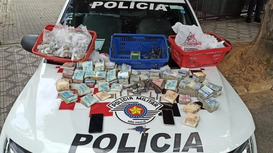 Quatro são presos por roubo a supermercado em Taubaté Quatro são presos por roubo a supermercado em Taubaté