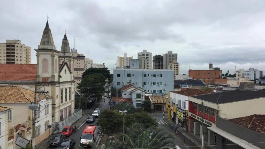 Nebulosidade predomina na RMVale nesta quinta-feira