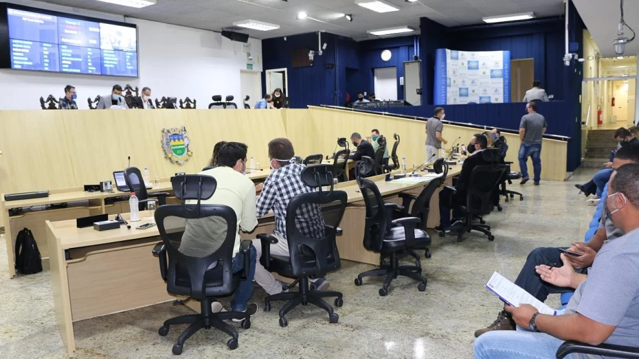 Câmara de Taubaté homenageia vereadores que deixam o Legislativo Câmara de Taubaté homenageia vereadores que deixam o Legislativo