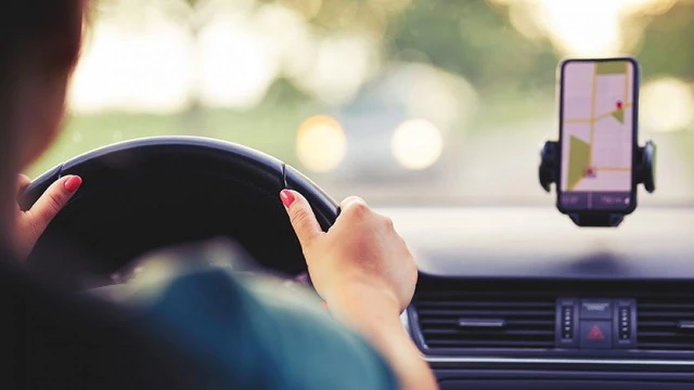 Estudantes são premiados com celular em concurso da Mobilidade Urbana de Taubaté