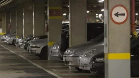 Lei proíbe cartazes em estacionamentos de Taubaté sobre furtos e danos