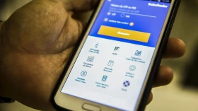 Trabalhador pode solicitar saque de R$ 1.045 do FGTS até quinta-feira