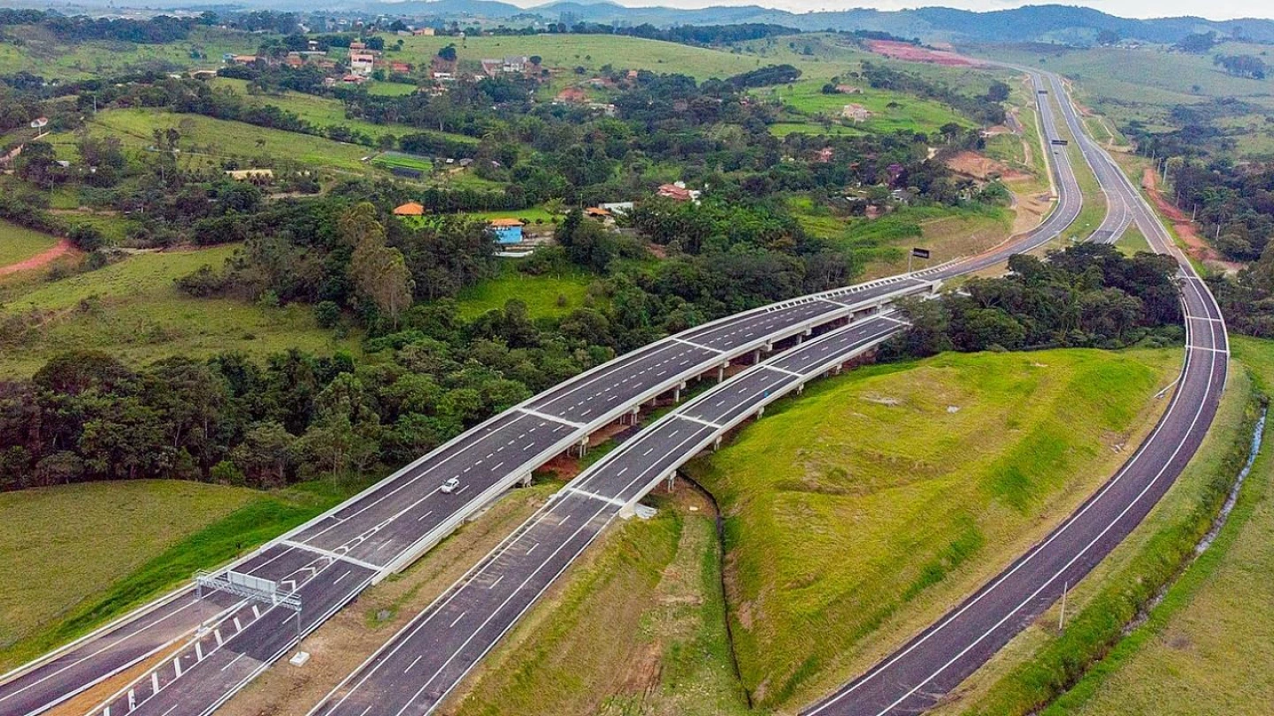 Ayrton Senna e Carvalho Pinto recebem obras