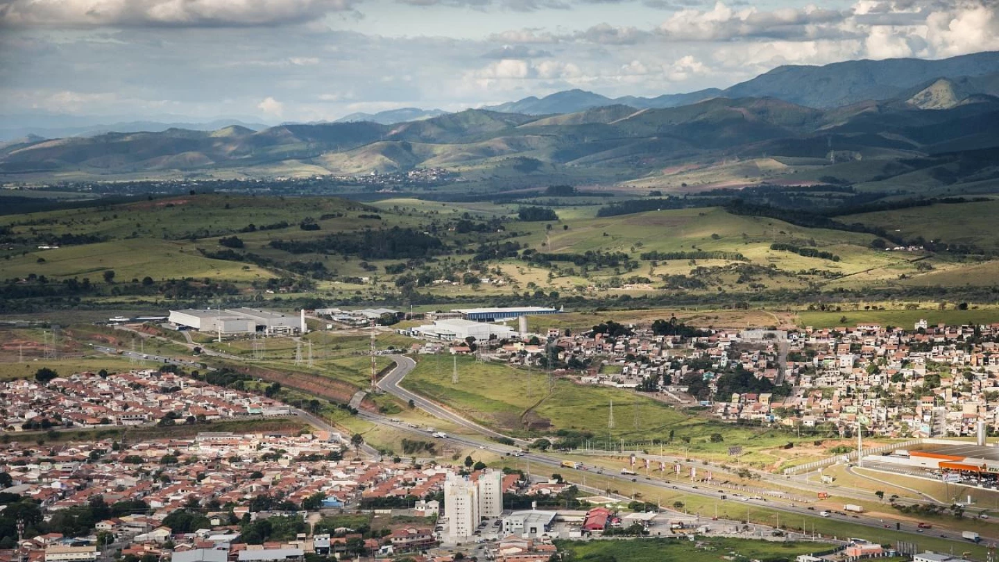 Semana começa com sol e possibilidade de pancadas de chuva na RMVale