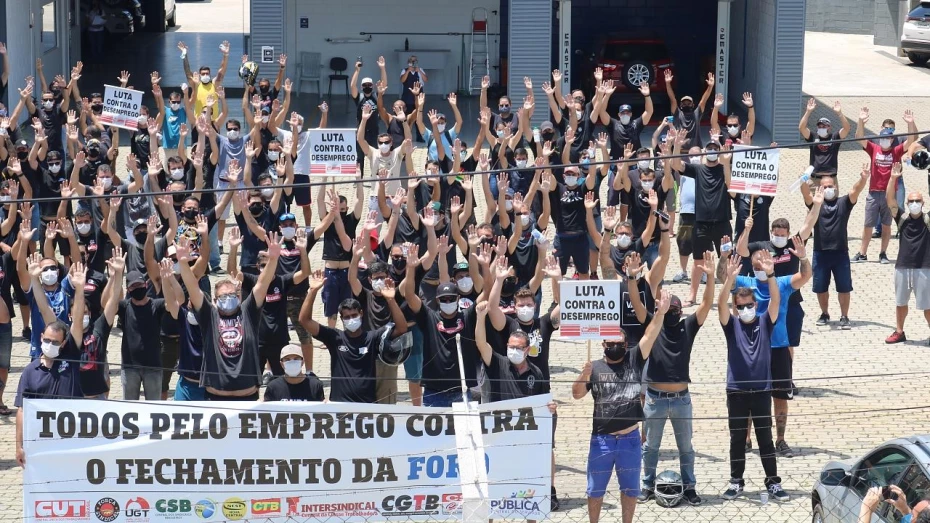Trabalhadores da Ford realizam nova manifestação pelos empregos Trabalhadores da Ford realizam nova manifestação pelos empregos