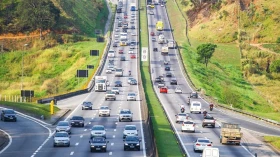 Concessionária realiza obras em dois trechos da Via Dutra, no Vale do Paraíba Concessionária realiza obras em dois trechos da Via Dutra, no Vale do Paraíba