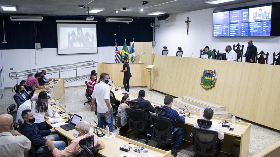Frentes parlamentares são criadas em Taubaté para abordar demissões na Ford e pandemia Frentes parlamentares são criadas em Taubaté para abordar demissões na Ford e pandemia