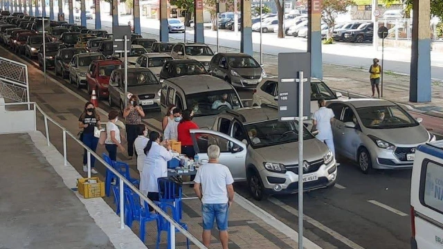 Taubaté suspende vacinação contra Covid no sistema drive-thru