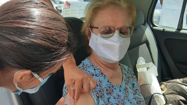 Vacinação contra Covid será retomada nesta segunda-feira em Taubaté