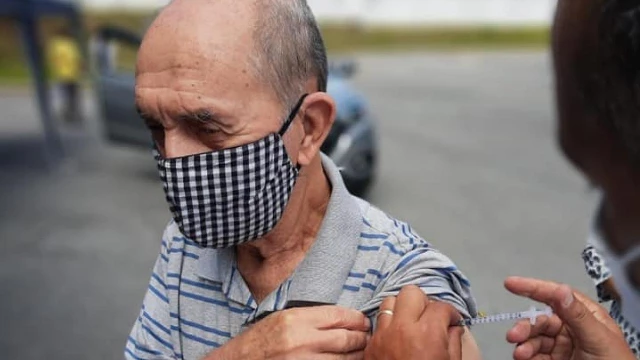 Taubaté recebe novas doses e confirma início da vacinação para idosos de 75 e 76 anos