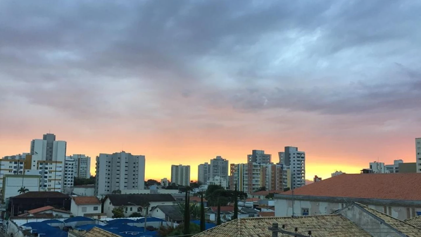 Semana tem início com sol entre nuvens e chance de chuva em Taubaté