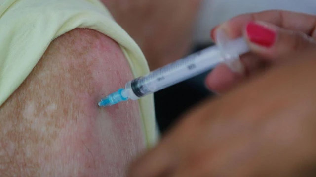 Senado aprova medidas para evitar vacinação falsa