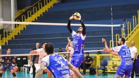 Taubaté e Vôlei Renata iniciam disputa por vaga na final da Superliga