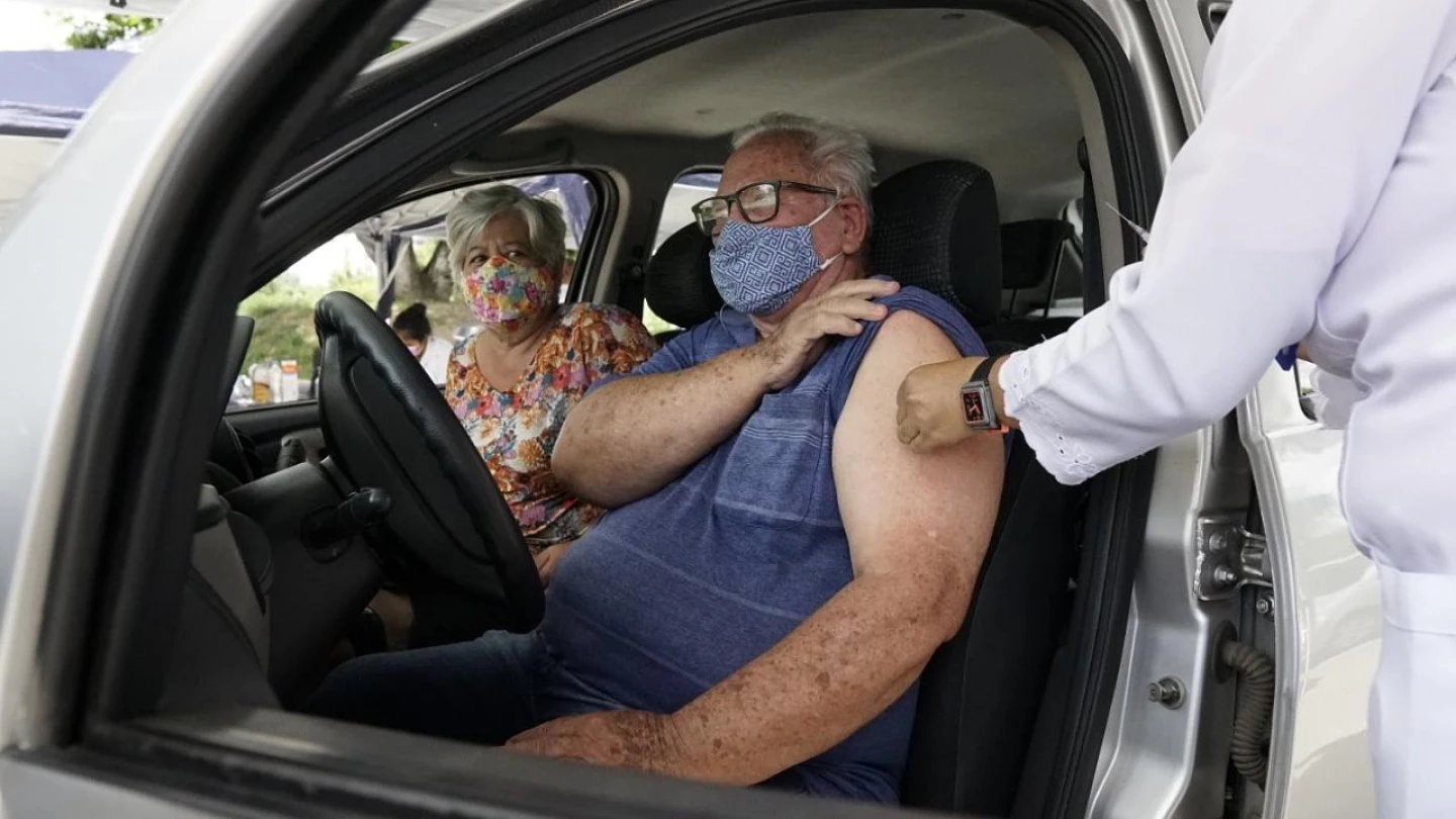 Taubaté aplica segunda dose em idosos de 72 a 74 anos nesta sexta