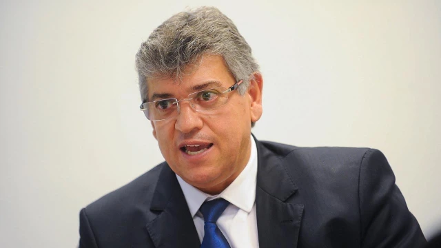 Padre Afonso assume cargo de parlamentar afastado por importunação