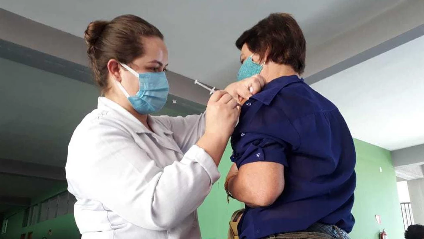 Vacinação para idosos com 64 anos ou mais continua em Taubaté