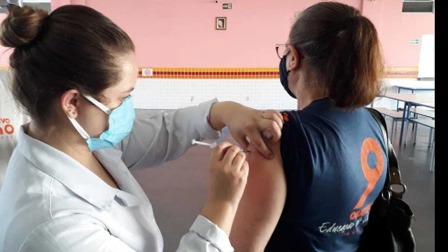 Vacinação para pessoas de 63 anos tem início nesta quarta em Taubaté