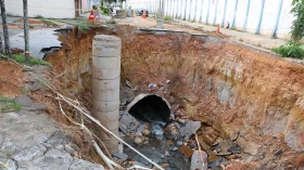 Prefeitura de Taubaté anuncia obra emergencial em rua com cratera aberta