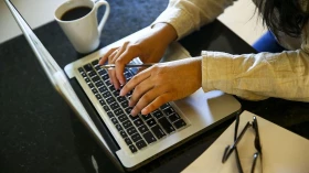 Sete em cada dez empreendedores fizeram vendas online na pandemia