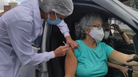 Taubaté promove “Dia D” da vacinação contra Covid para idosos
