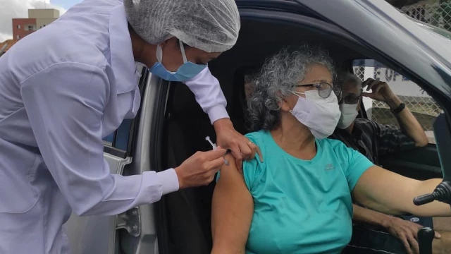 Taubaté promove “Dia D” da vacinação contra Covid para idosos