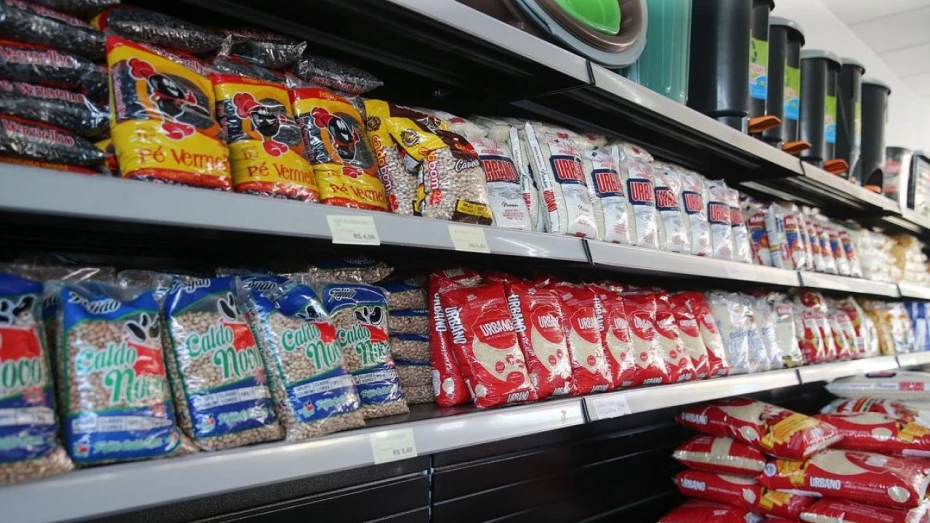 Vendas nos supermercados crescem 4% no primeiro quadrimestre Vendas nos supermercados crescem 4% no primeiro quadrimestre