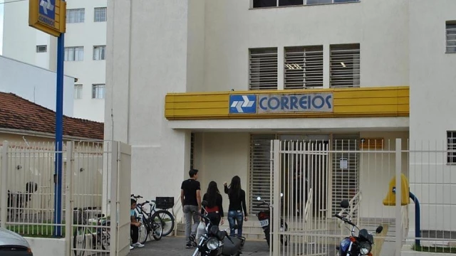 Ministério da Saúde anuncia vacina para bancários e trabalhadores dos Correios