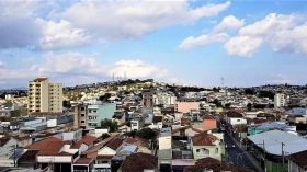 Nebulosidade aumenta na RMVale e anuncia aproximação de frente fria