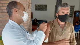 Taubaté suspende aplicação da 1ª dose da vacina contra Covid