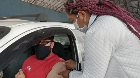 Vacinação em Taubaté avança para 28 anos, com novos horários