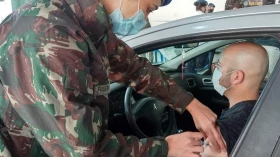Taubaté vacina público com 23 anos contra a Covid nesta sexta-feira