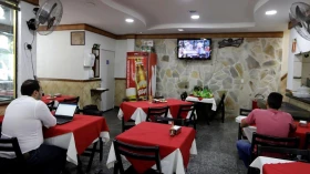 Sindicato de bares orienta empregador a demitir quem recusar vacina