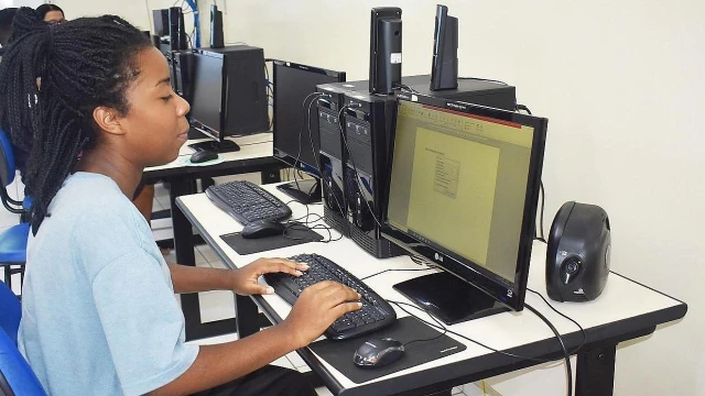Escolas do Trabalho de Taubaté abrem 440 vagas para cursos profissionalizantes