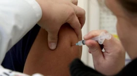 Taubaté mantém vacinação para adolescentes de 12 a 17 anos