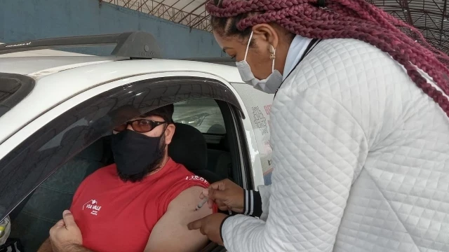 Taubaté inicia vacinação de adolescentes sem comorbidades