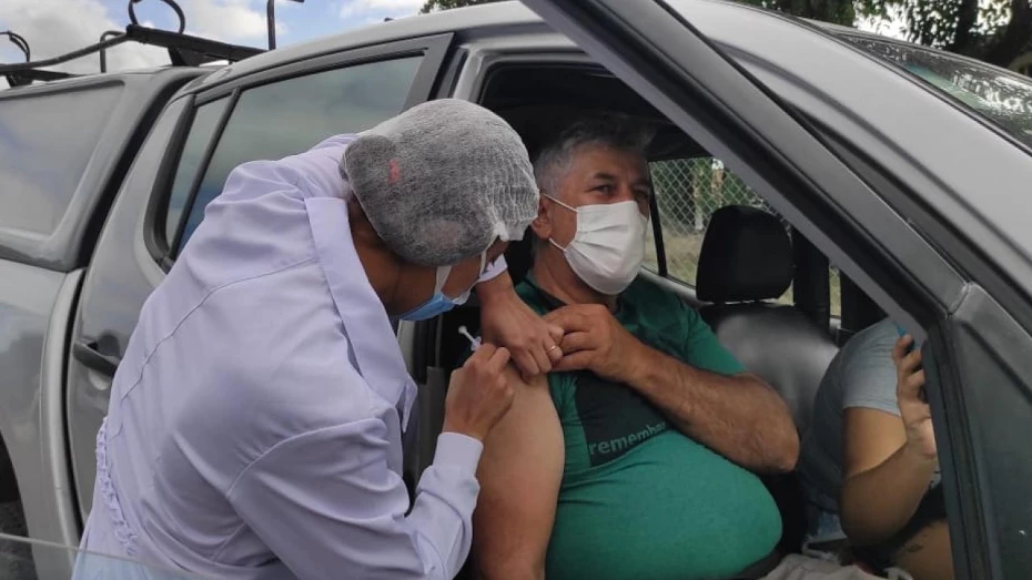 Vacinação com a 3ª dose chega ao público de 82 anos em Taubaté Vacinação com a 3ª dose chega ao público de 82 anos em Taubaté