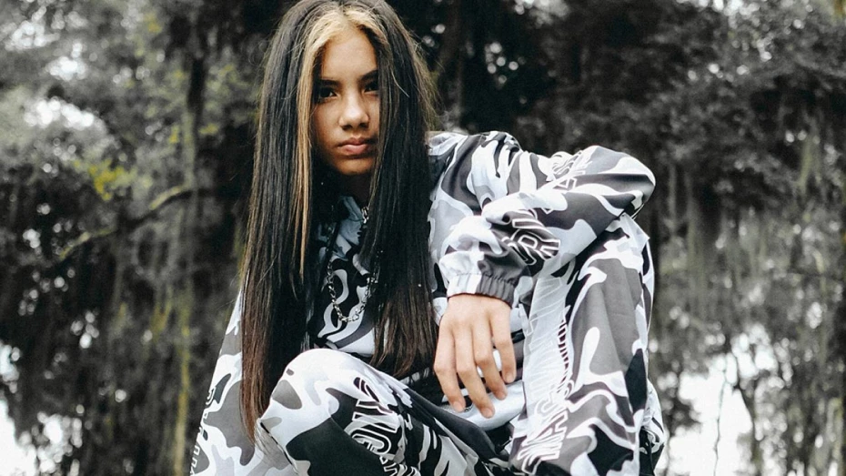 Taubateana de 13 anos lança single “Booyah” e desponta como artista revelação Taubateana de 13 anos lança single “Booyah” e desponta como artista revelação