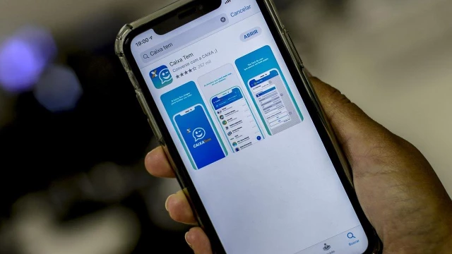 Caixa oferece crédito de R$ 300 a R$ 1 mil pelo celular