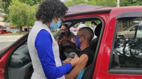 Taubaté começa a vacinar público de 65 anos ou mais com a 3ª dose