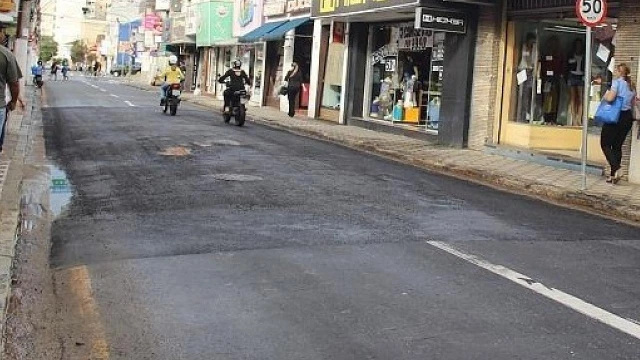 Trânsito na rua XV de Novembro, em Taubaté, é liberado