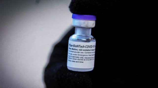 Vacina de reforço tem eficácia de 95,6%, diz Pfizer-BioNTech