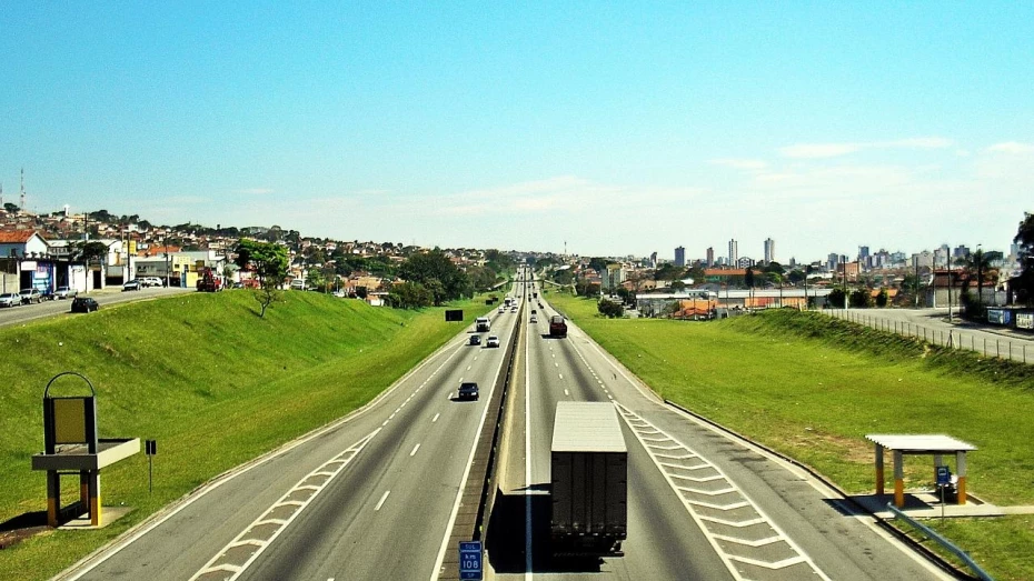 Grupo CCR ganha leilão de concessão das rodovias Dutra e Rio-Santos Grupo CCR ganha leilão de concessão das rodovias Dutra e Rio-Santos